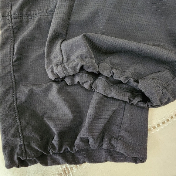 Athleta Black Cargo Jogger Pants Black  Elastic draw string Leg Cuffs Size S - Picture 7 of 9